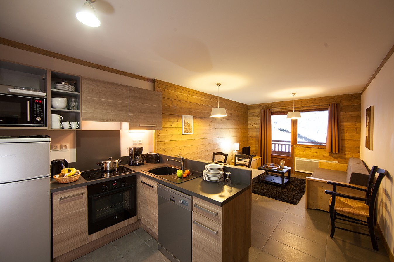 Location f4 10 personnes aux Menuires (Les chalets du soleil contemporains julietta)